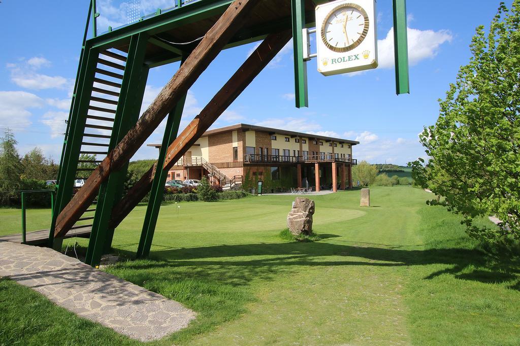 Areal Botanika Hotel Unhošť Exterior foto