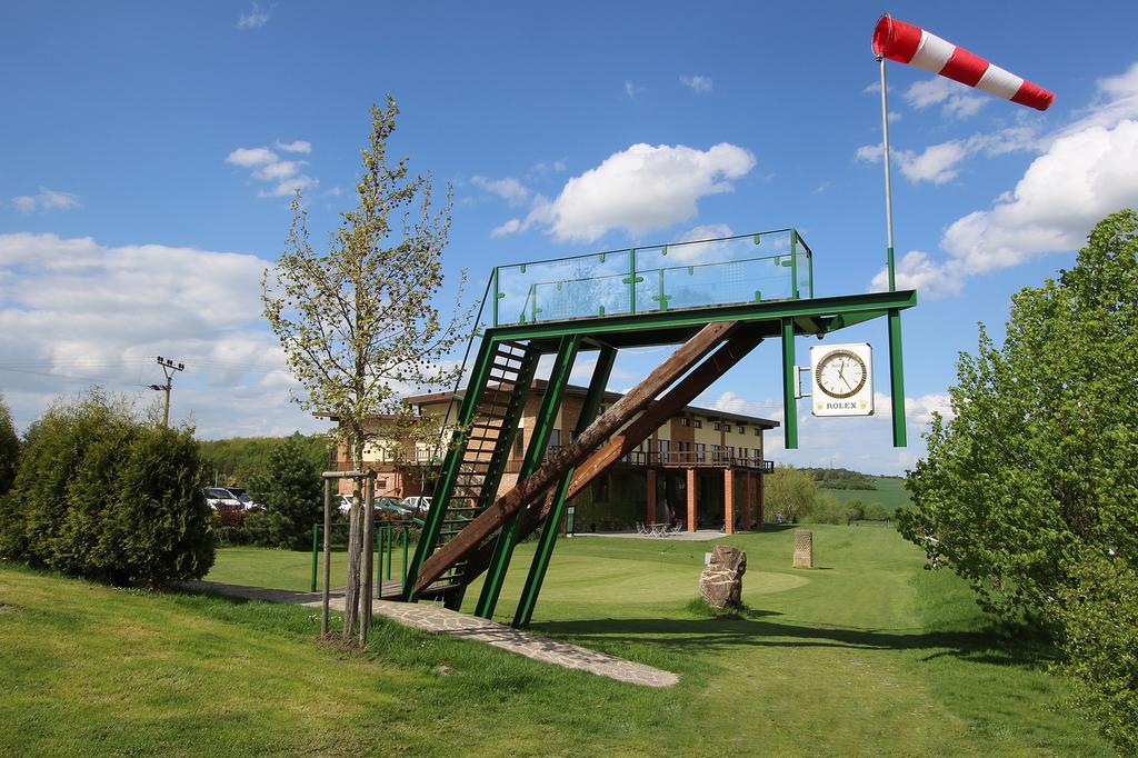 Areal Botanika Hotel Unhošť Exterior foto