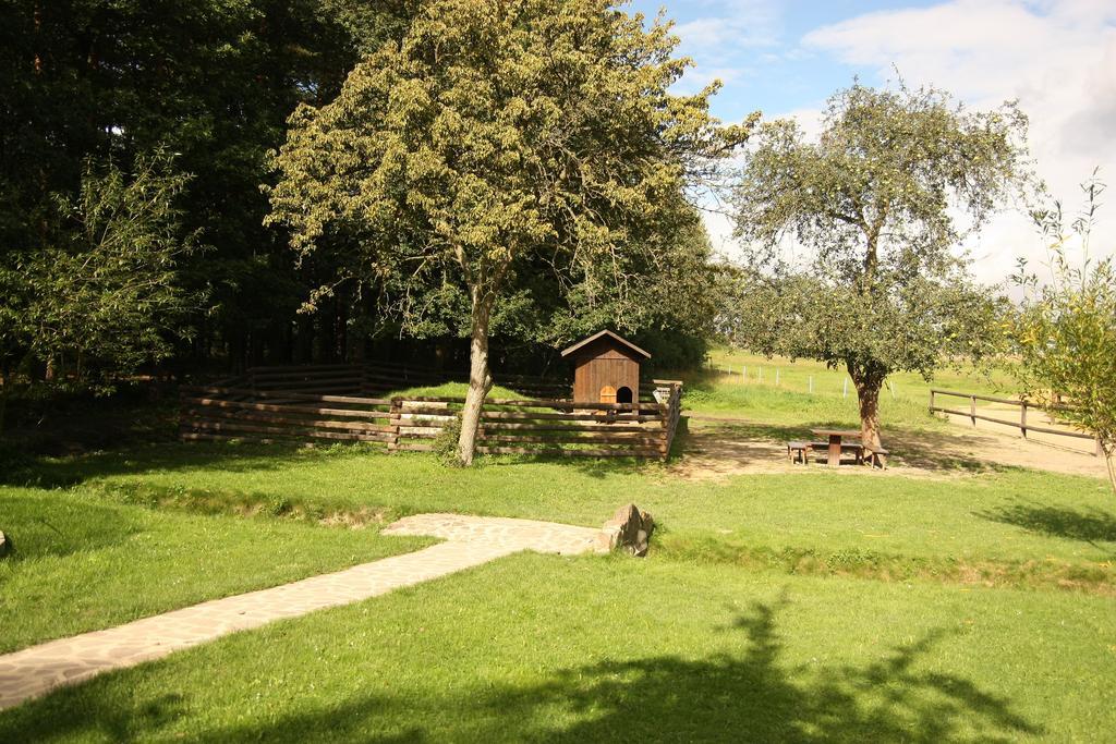 Areal Botanika Hotel Unhošť Exterior foto
