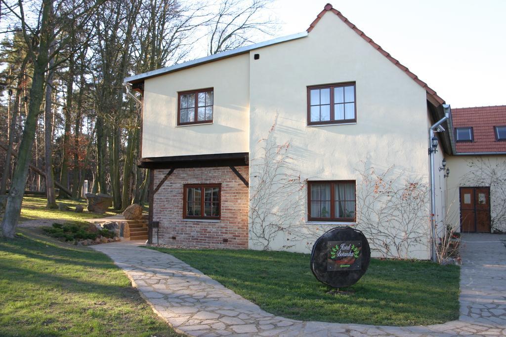 Areal Botanika Hotel Unhošť Exterior foto